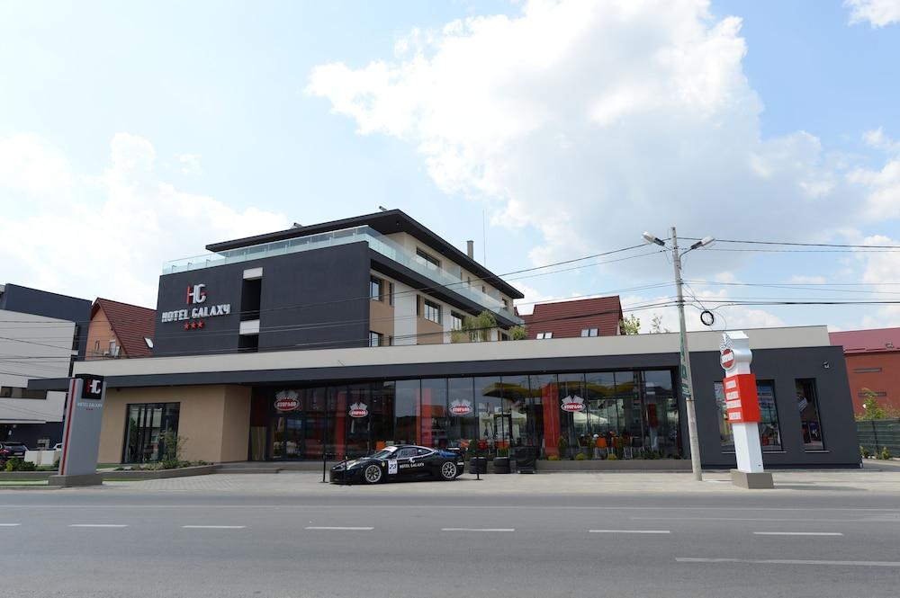 银河酒店 Dumbravita  外观 照片