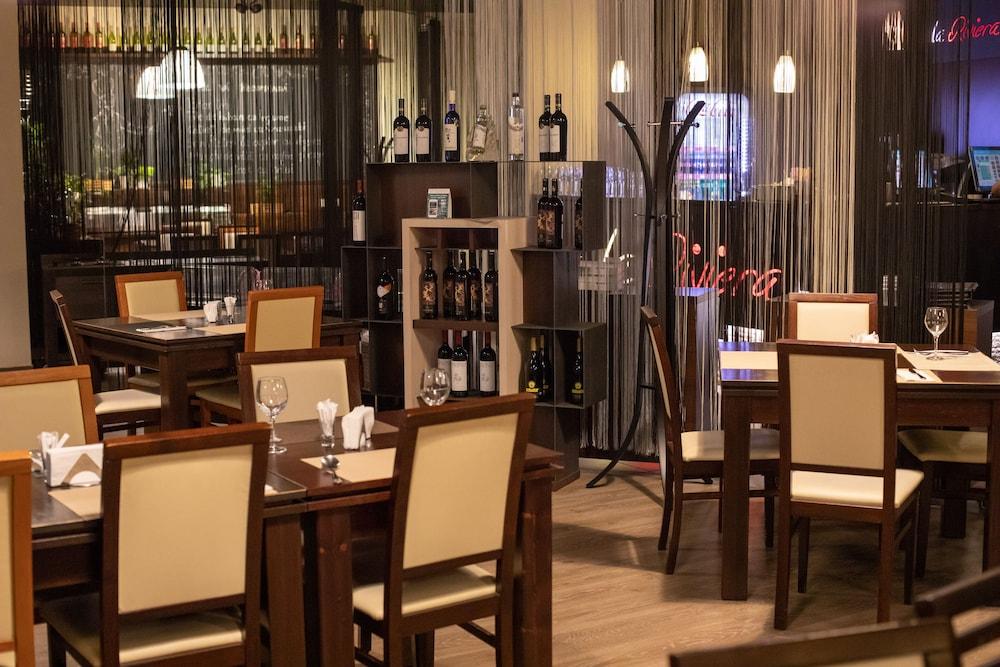 银河酒店 Dumbravita  外观 照片